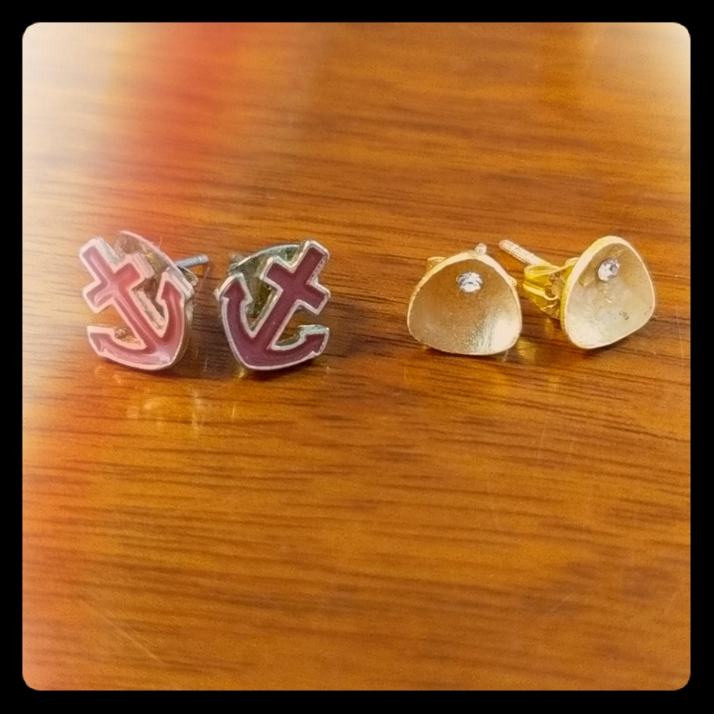 2 Sets of Stud Earrings: Anchor & Gold w/ Gem